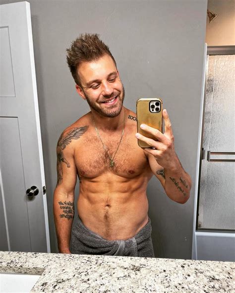 The Challenge: USAs Paulie Calafiore Comes Out as Bisexual